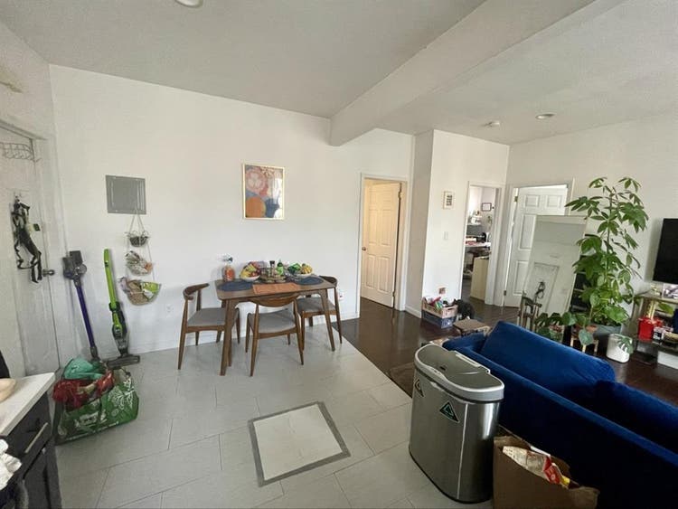 Room w Priv Bathroom in Ridgewood