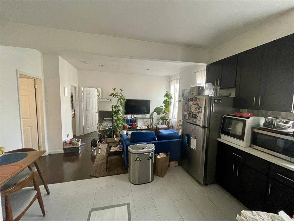 Room w Priv Bathroom in Ridgewood