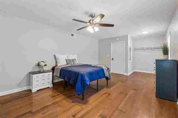 1 BR in Woodstock