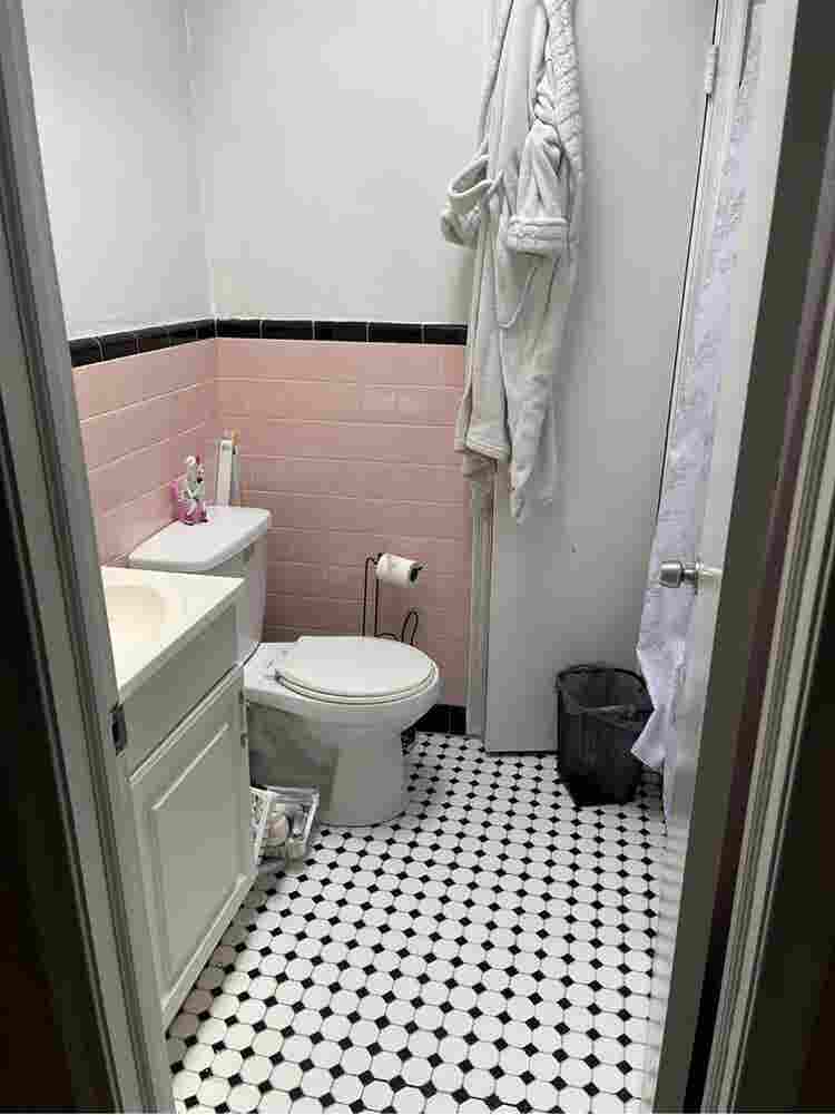 2 Rooms Available- Steps from Wider