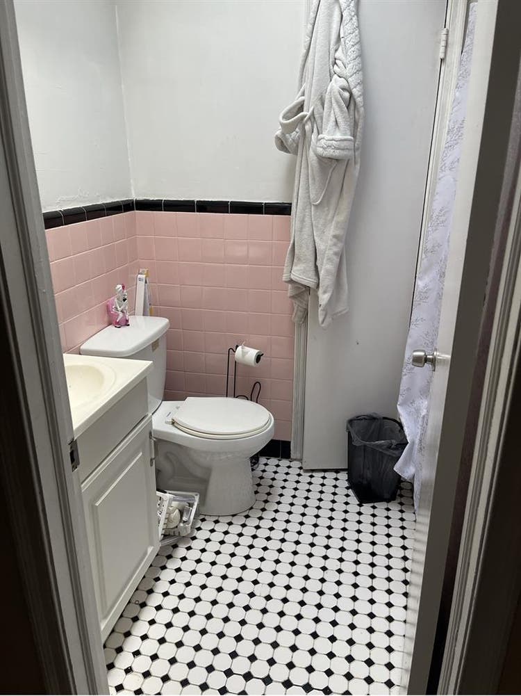 2 Rooms Available- Steps from Wider