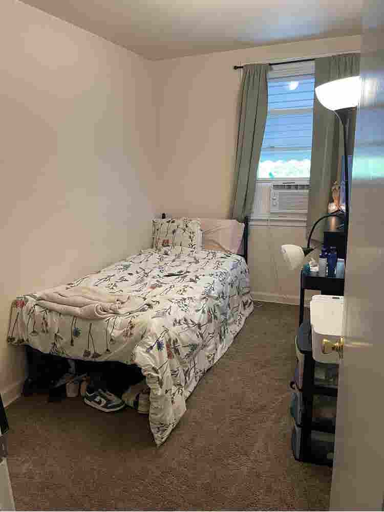2 Rooms Available- Steps from Wider