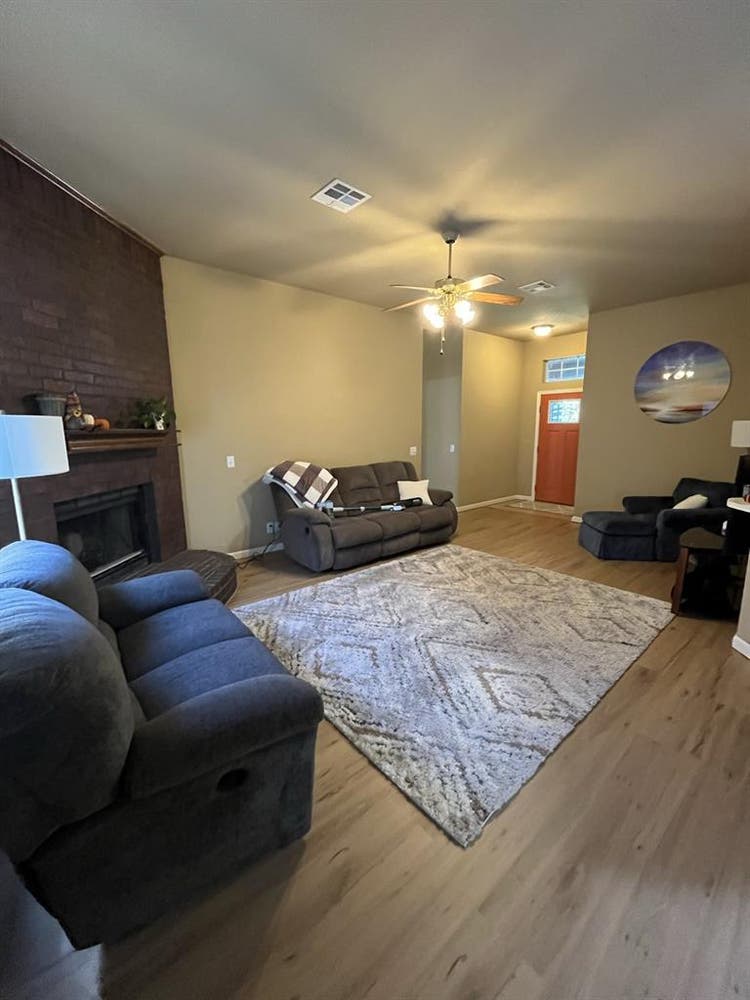Looking for a housemate!