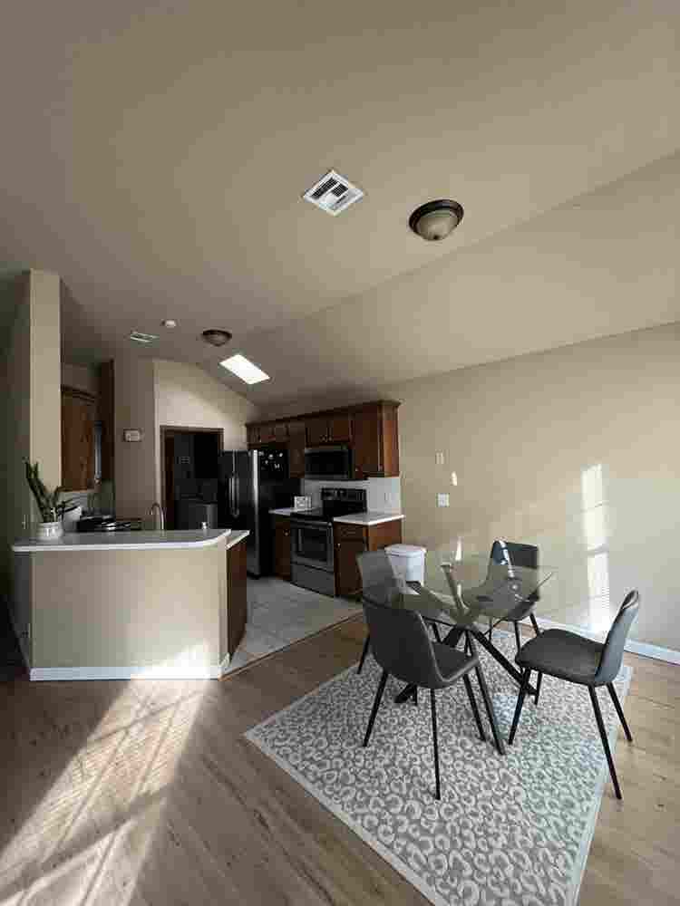 Looking for a housemate!