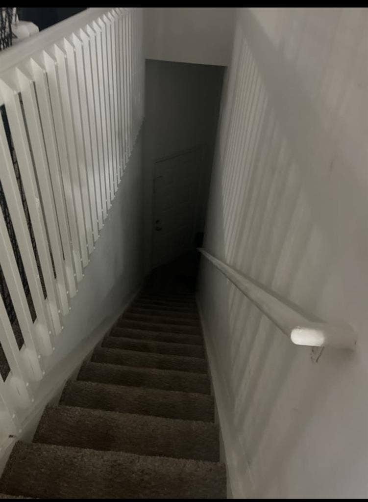 Large room w/ walk-in closet
