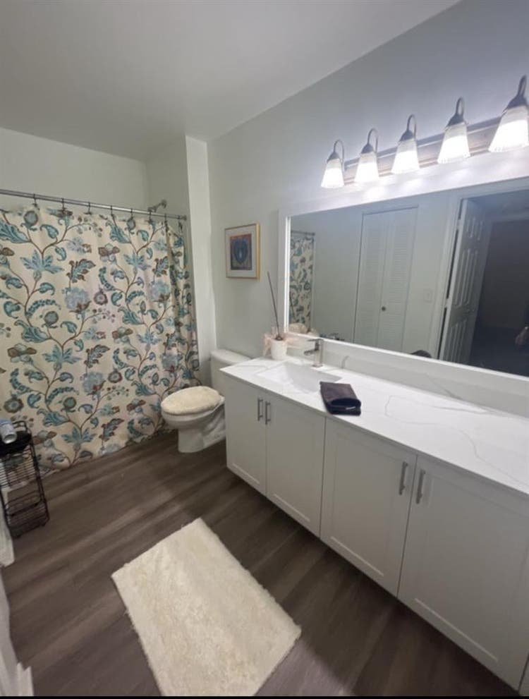 Large room w/bath #
DM