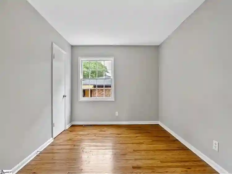 Room 4 rent near SMC campus