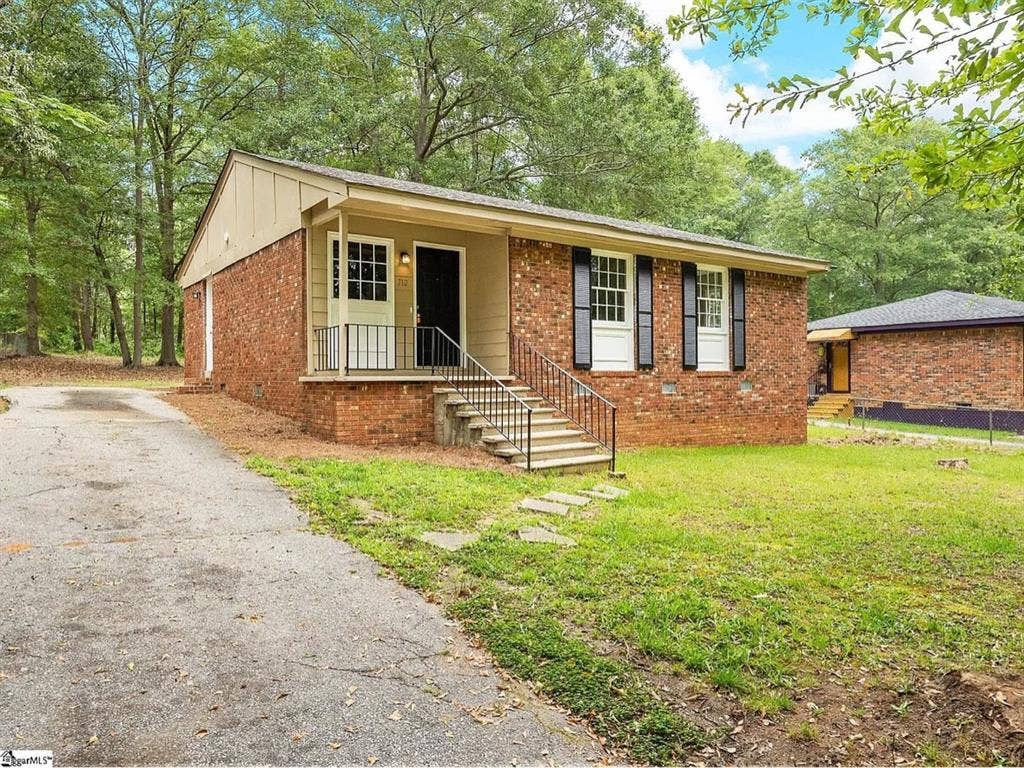 Room 4 rent near SMC campus