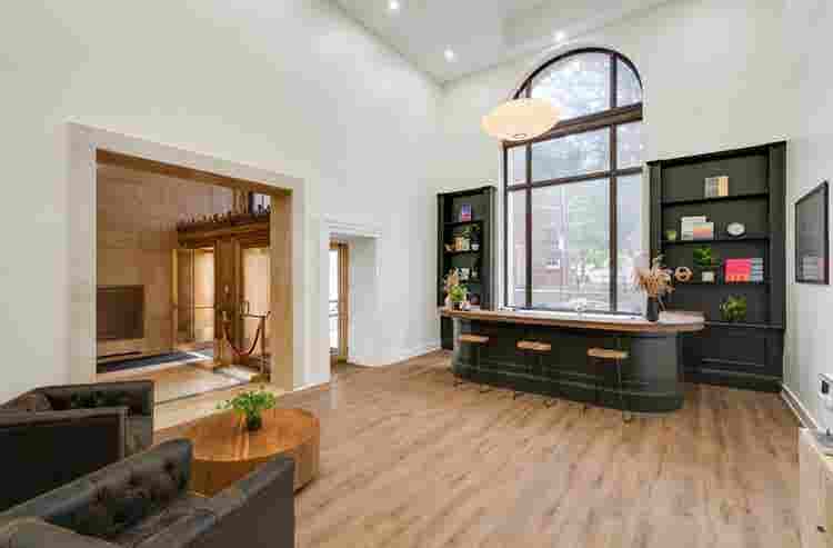 Beautiful Old City Apartment!