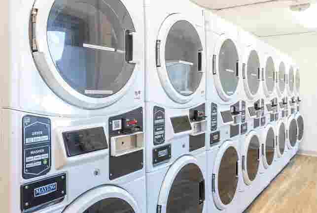 Studio Apartment Sublease
