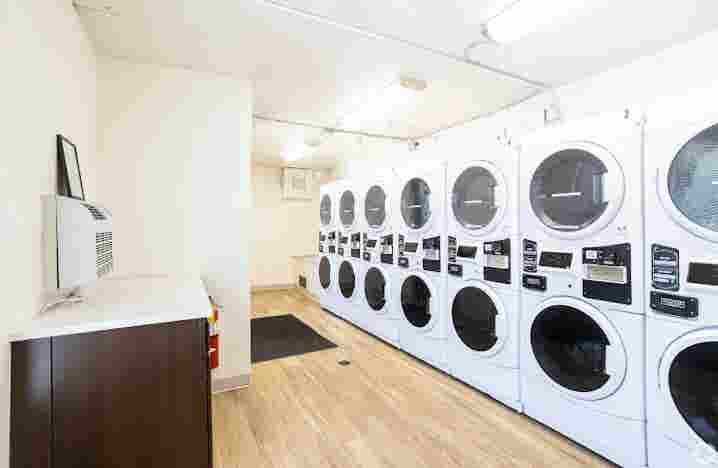 Studio Apartment Sublease