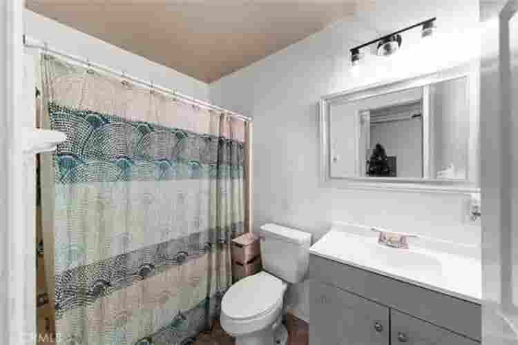 Studio 2 blocks from dtown Upland