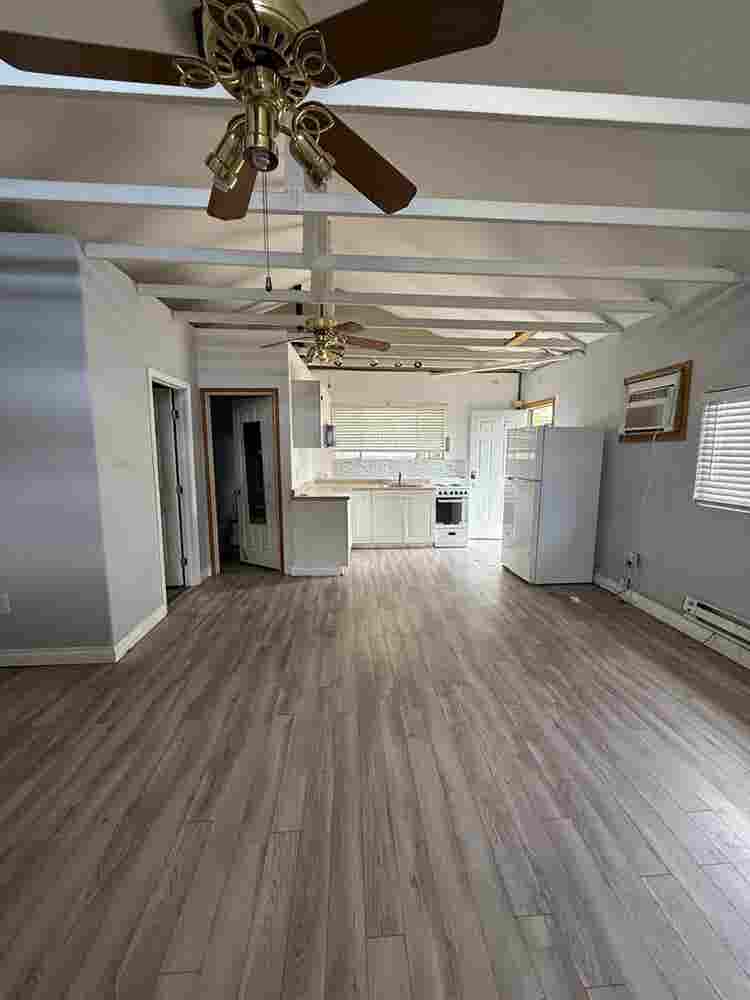 Studio 2 blocks from dtown Upland