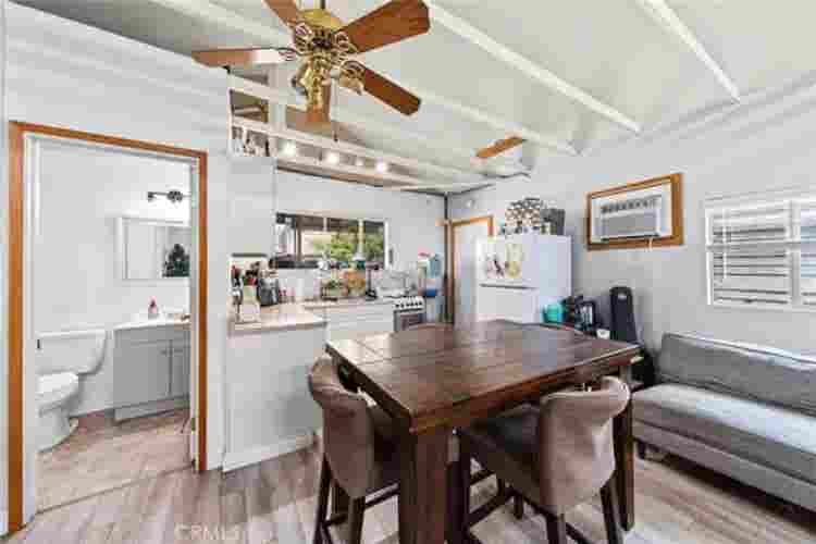 Studio 2 blocks from dtown Upland