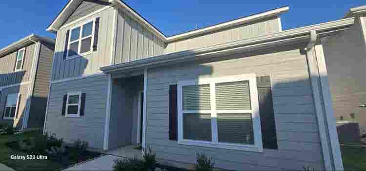 Looking for 2 Roommate