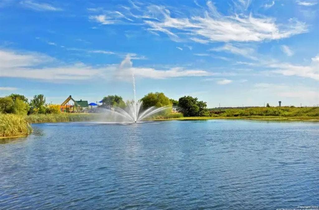 Looking for 2 Roommate