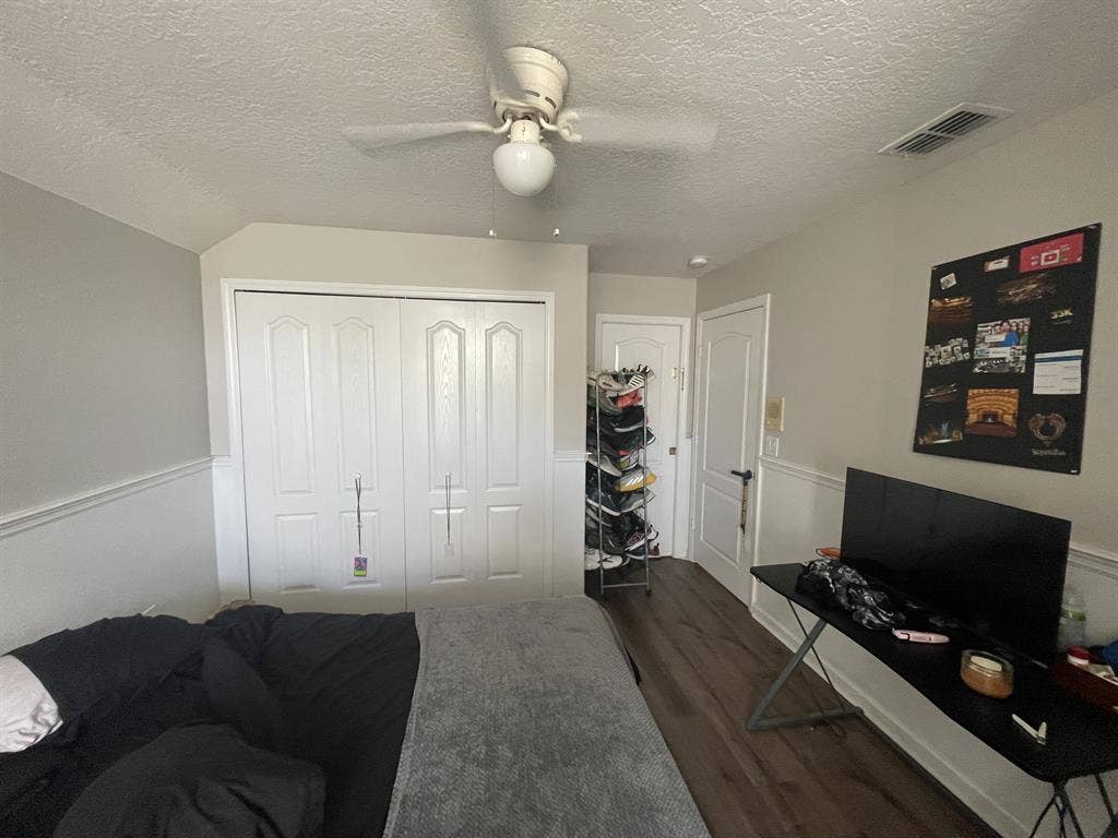 Private room for rent!