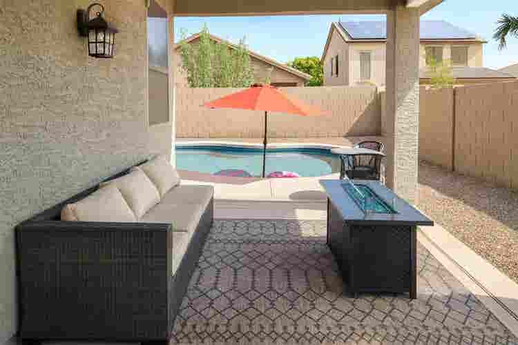 Furnished Queen Bed in Home w/ Pool