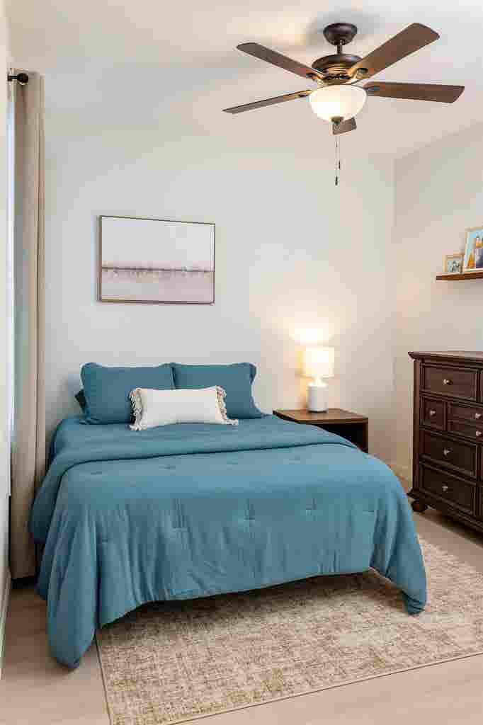Furnished Queen Bed in Home w/ Pool
