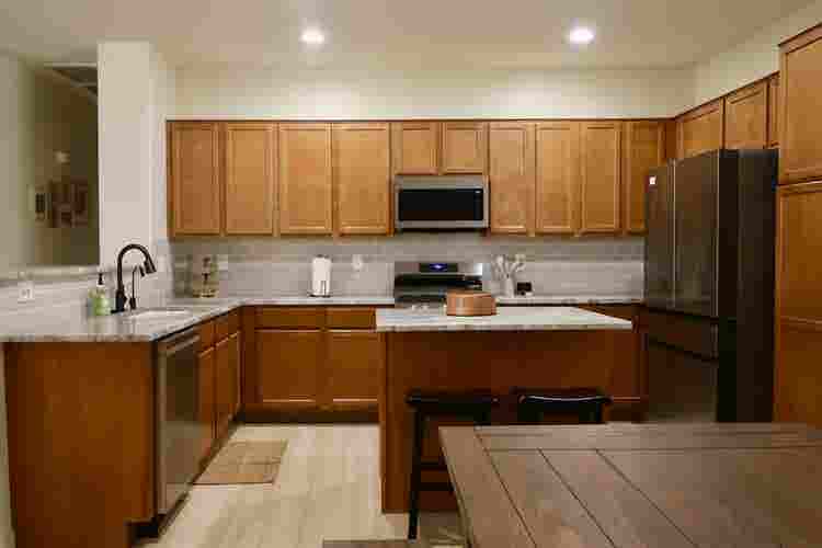 Furnished Full Bed in Home w/ Pool