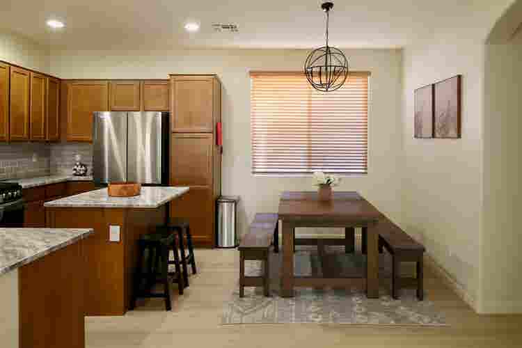 Furnished Full Bed in Home w/ Pool