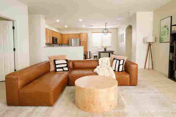 Furnished Full Bed in Home w/ Pool
