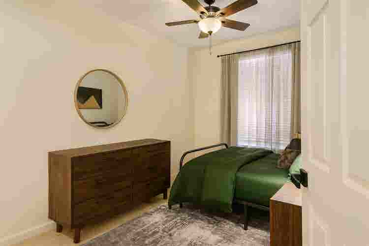 Furnished Full Bed in Home w/ Pool