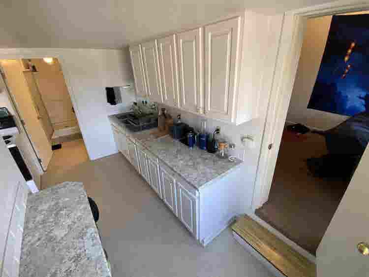 BA Apartment: Lease Takeover