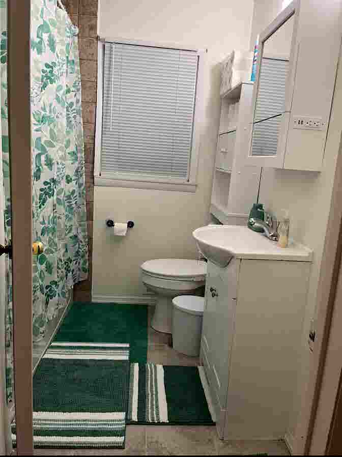 Room in Town Center