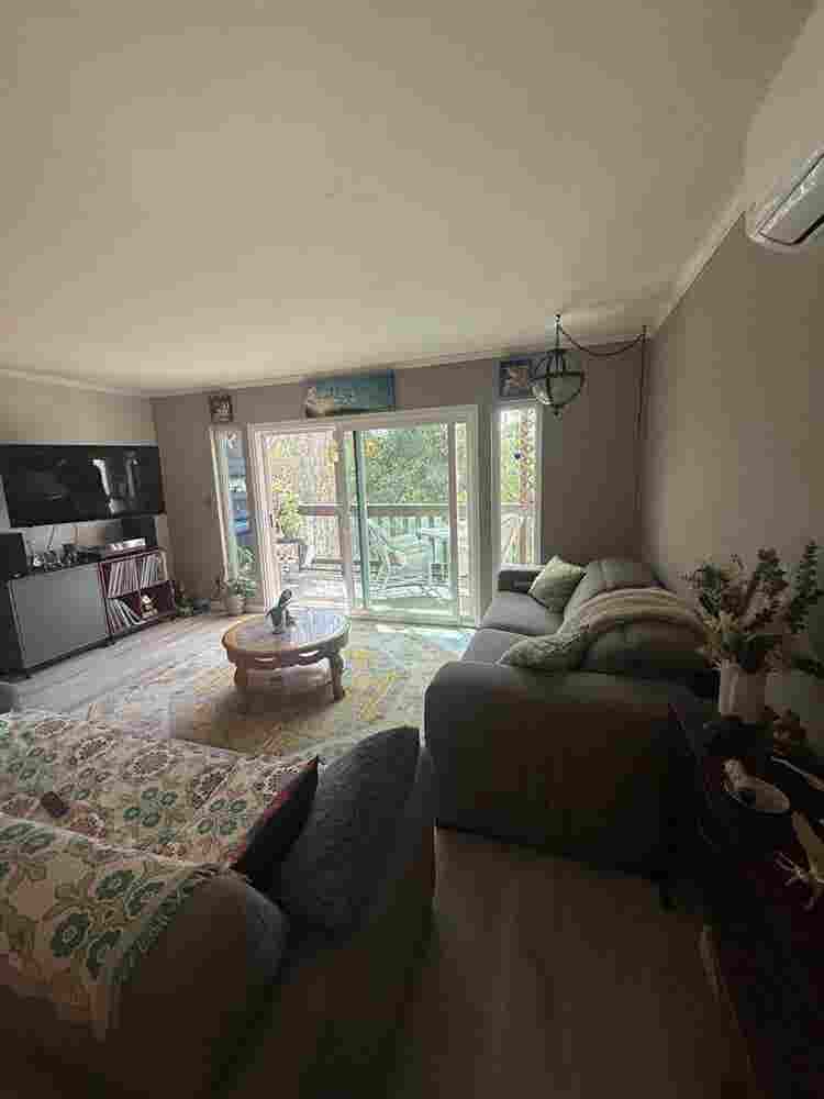 Room for Rent w/ Private Bath Nov 1