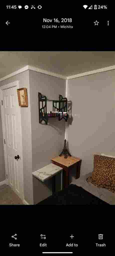 Looking for roommate