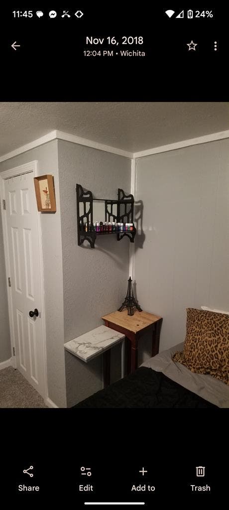 Looking for roommate