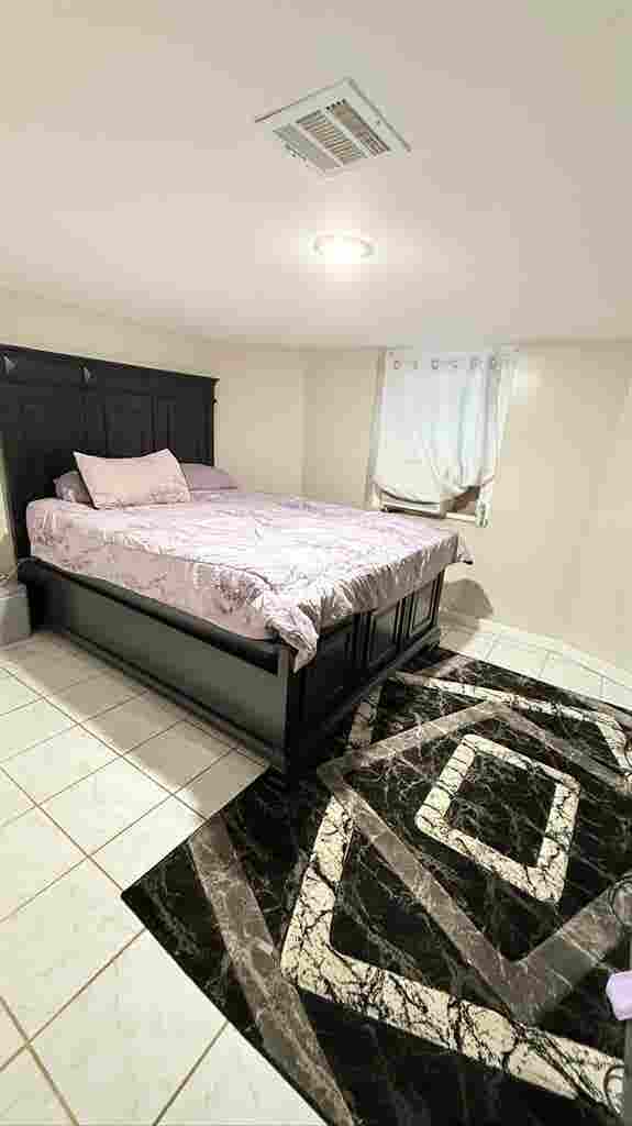 ROOMS FOR RENT.. COME CHECK IT OUT