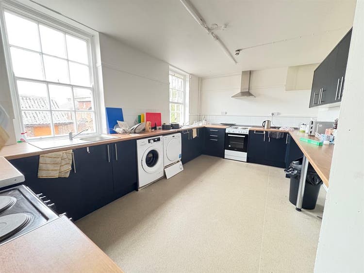 Student Accommodation near Oxstalls
