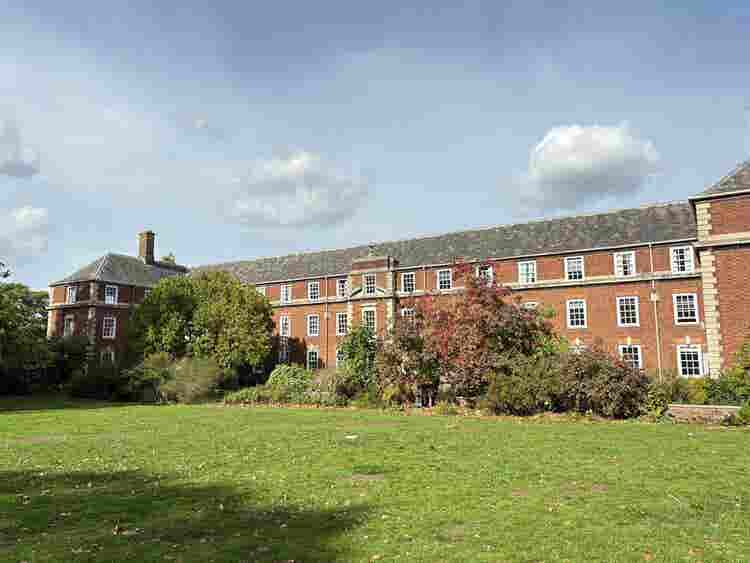 Student Accommodation near Oxstalls