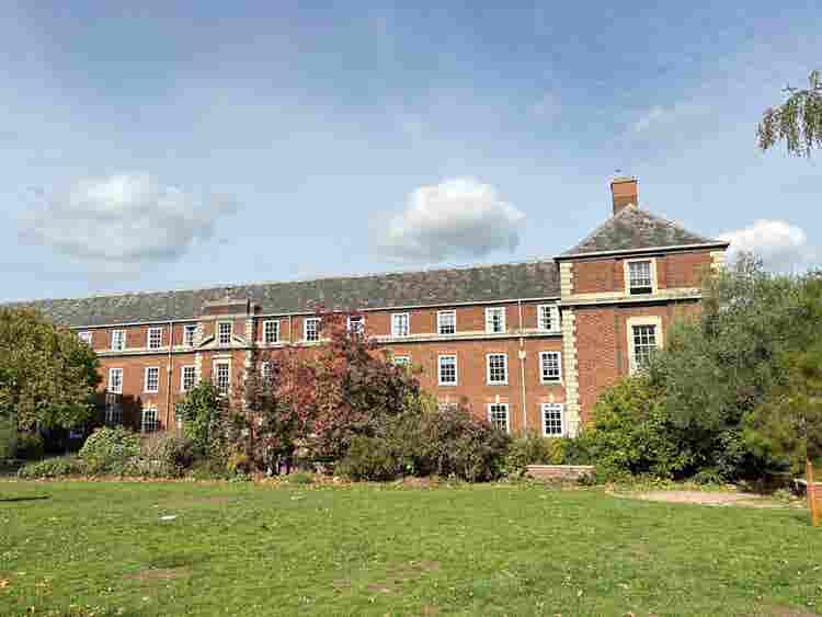 Student Accommodation near Oxstalls