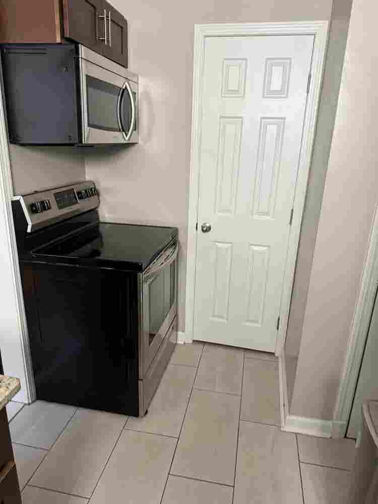 Lakeview Room for Rent