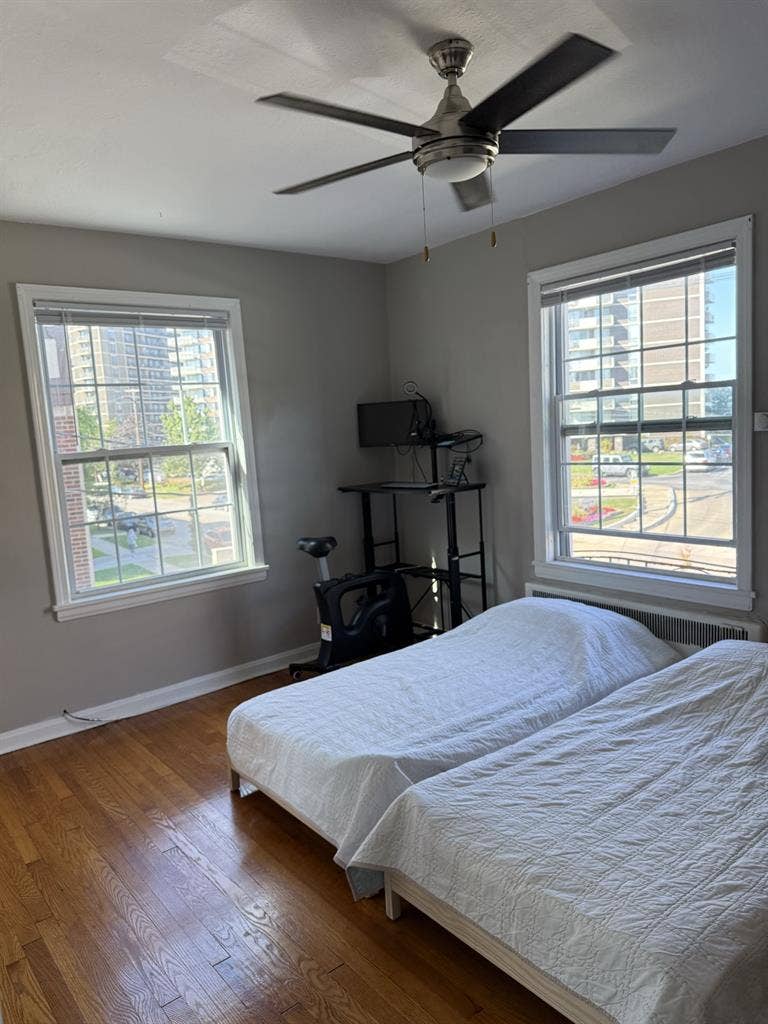 Lakeview Room for Rent