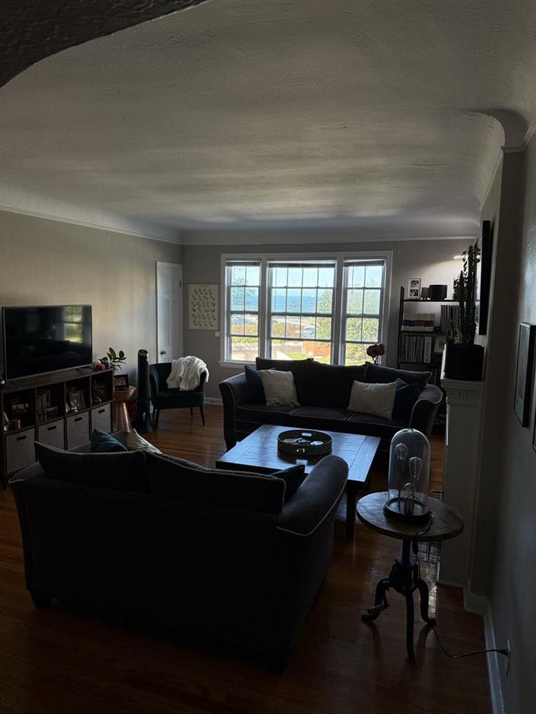 Lakeview Room for Rent