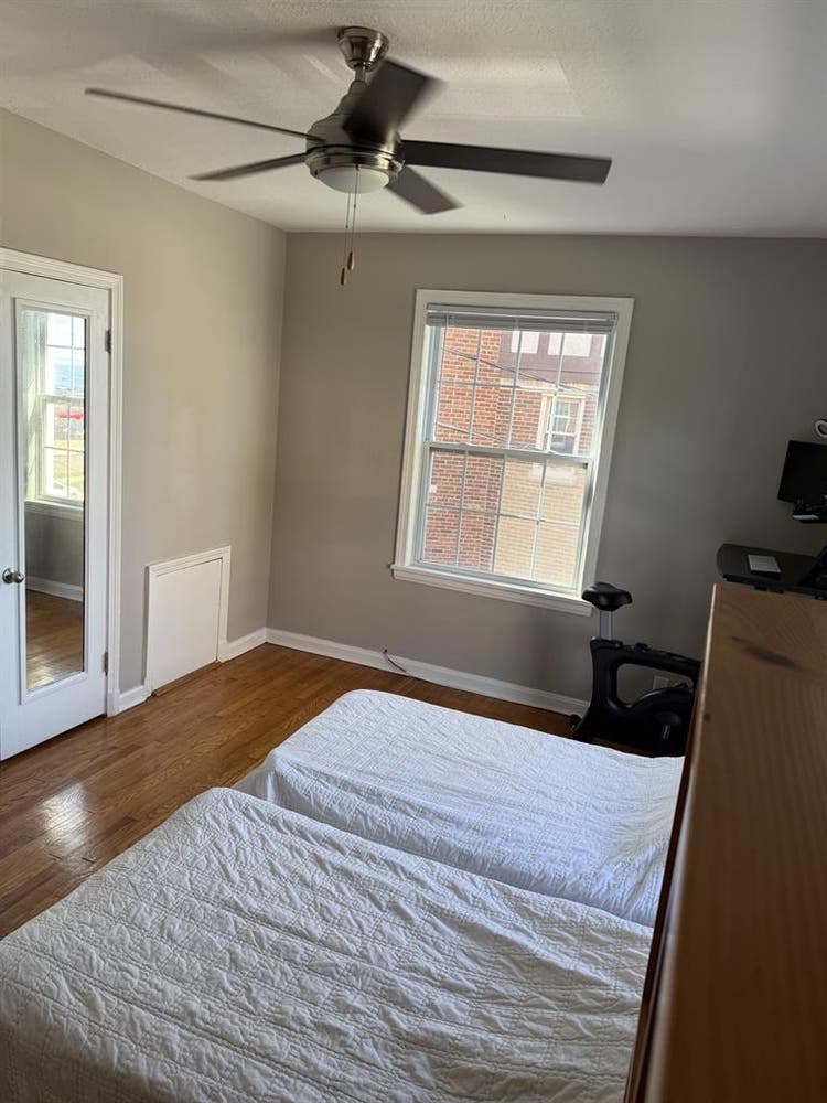 Lakeview Room for Rent