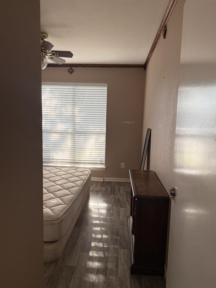 Furnished w/ King Bed & Bills Paid