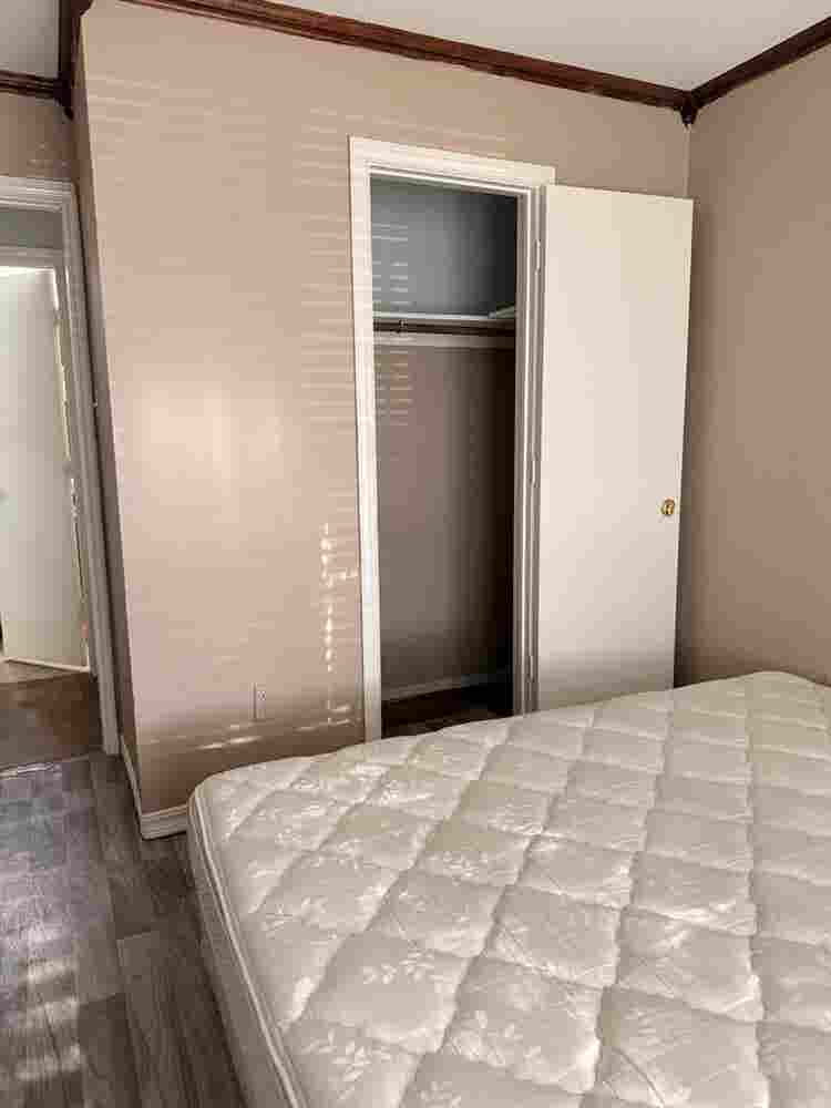 Furnished w/ King Bed & Bills Paid