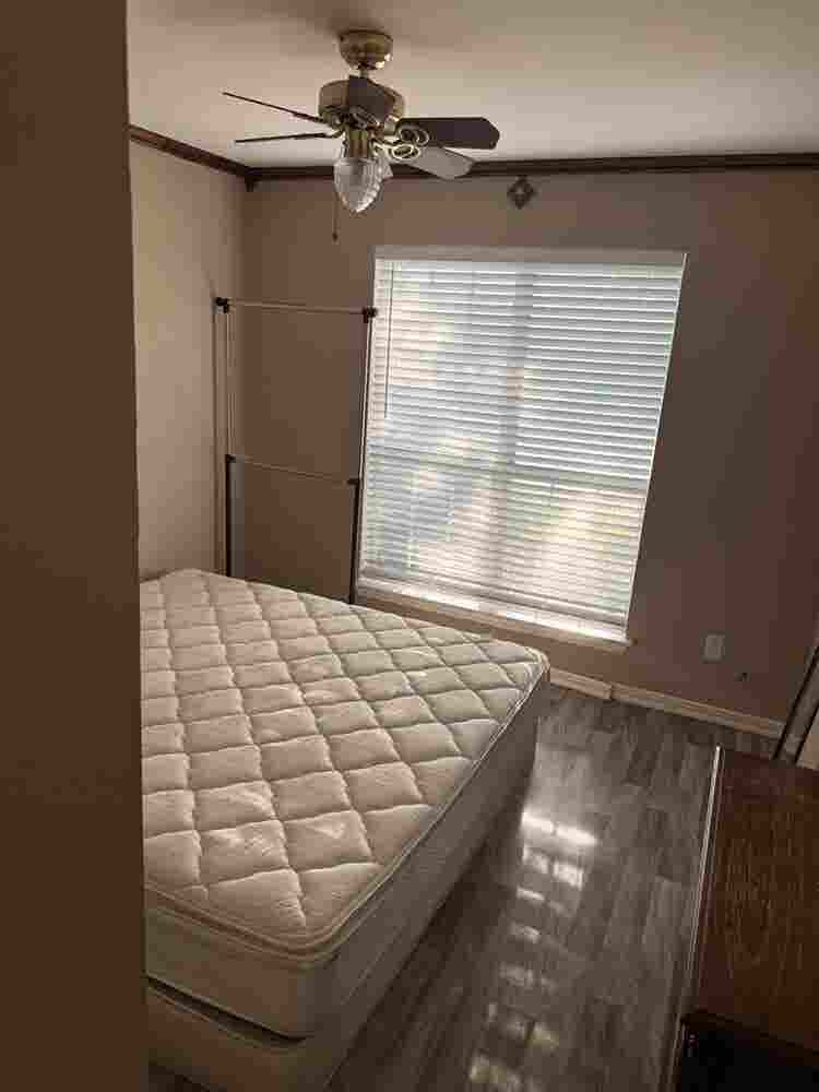 Furnished w/ King Bed & Bills Paid