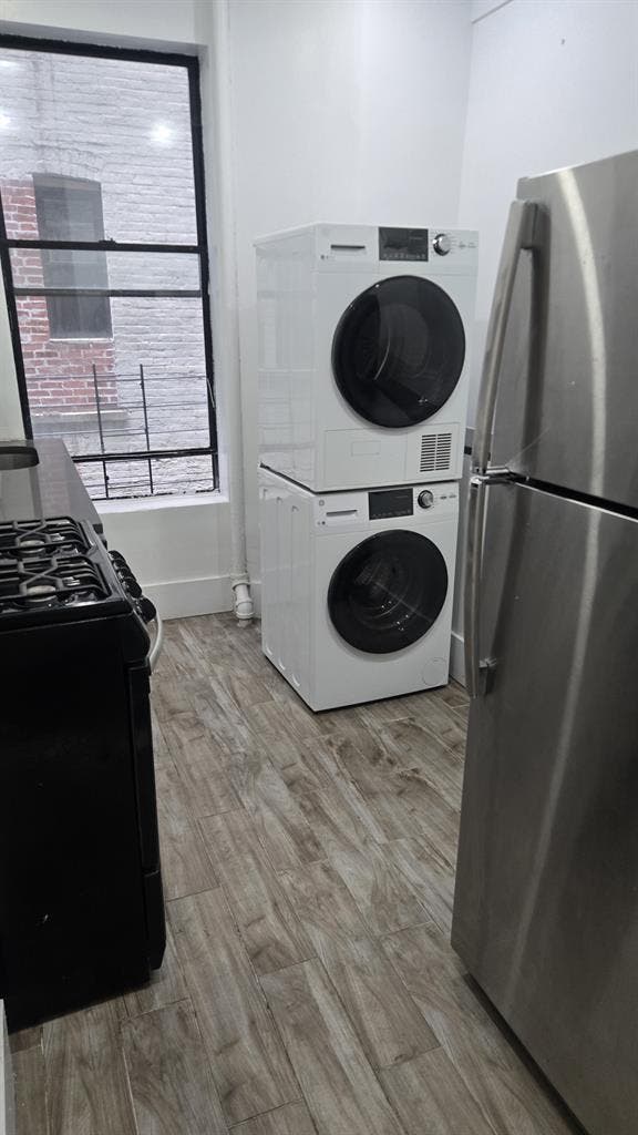Westside, Broadway Room in Harlem
