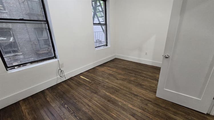 Westside, Broadway Room in Harlem