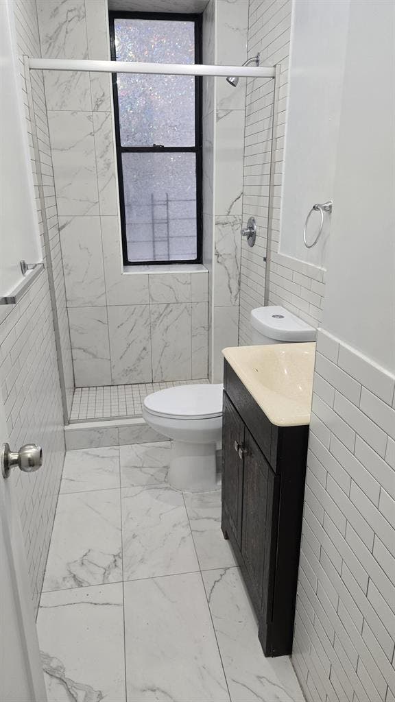Westside, Broadway Room in Harlem