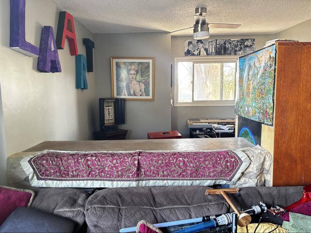 Nice room - Write "Nick" please:)