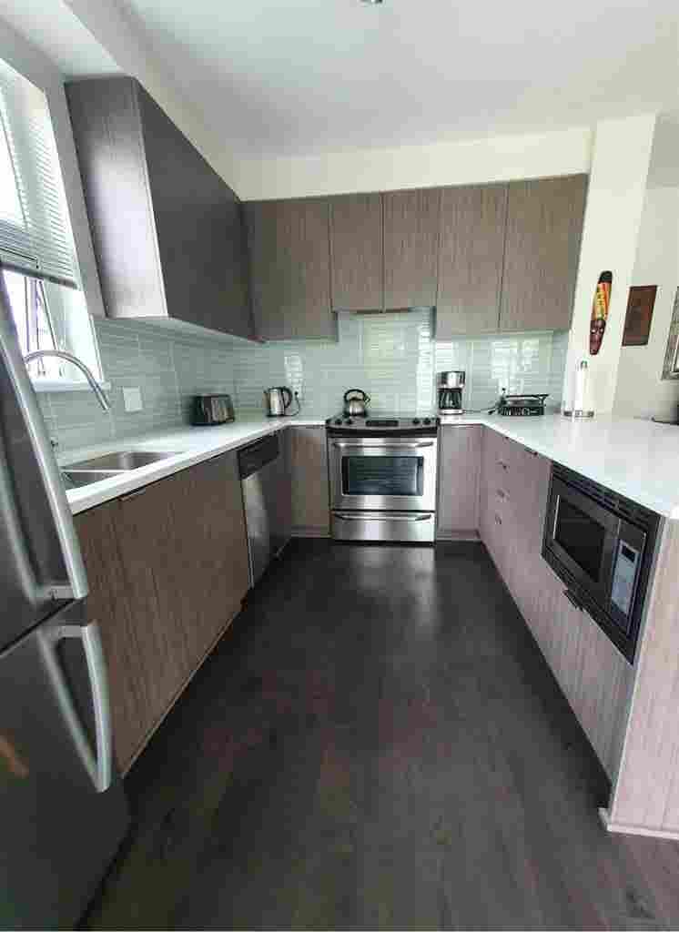 SFU Burnaby Room Available