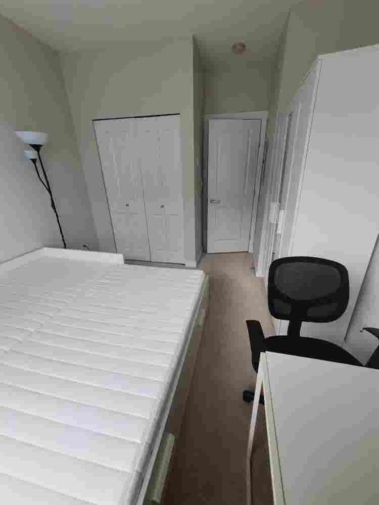 SFU Burnaby Room Available