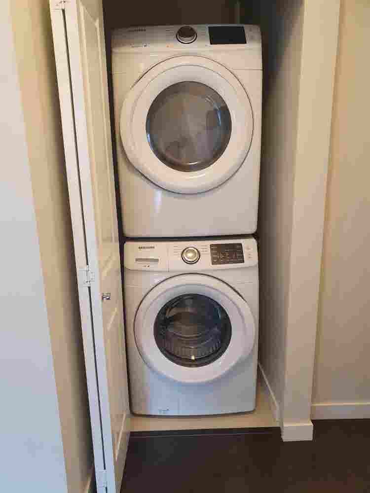 SFU Burnaby Room Available